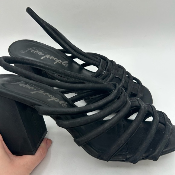 Free People Colette Cinched Strappy black leather Chunky BoHo Heel Sandals 38.5 - Picture 6 of 13